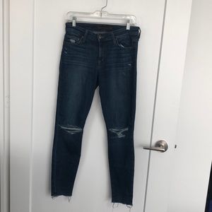 Joe’s Skinny Ankle Jeans - 26